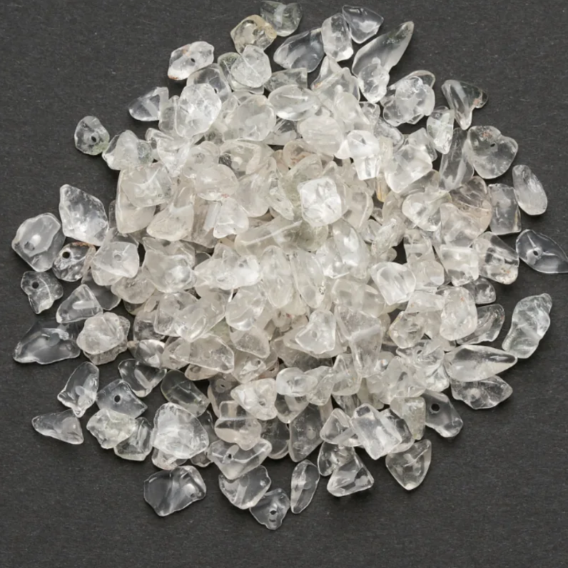 El cuarzo cristal, la piedra de nacimiento de Abril , es un mineral compuesto principalmente de dióxido de silicio (SiO2).