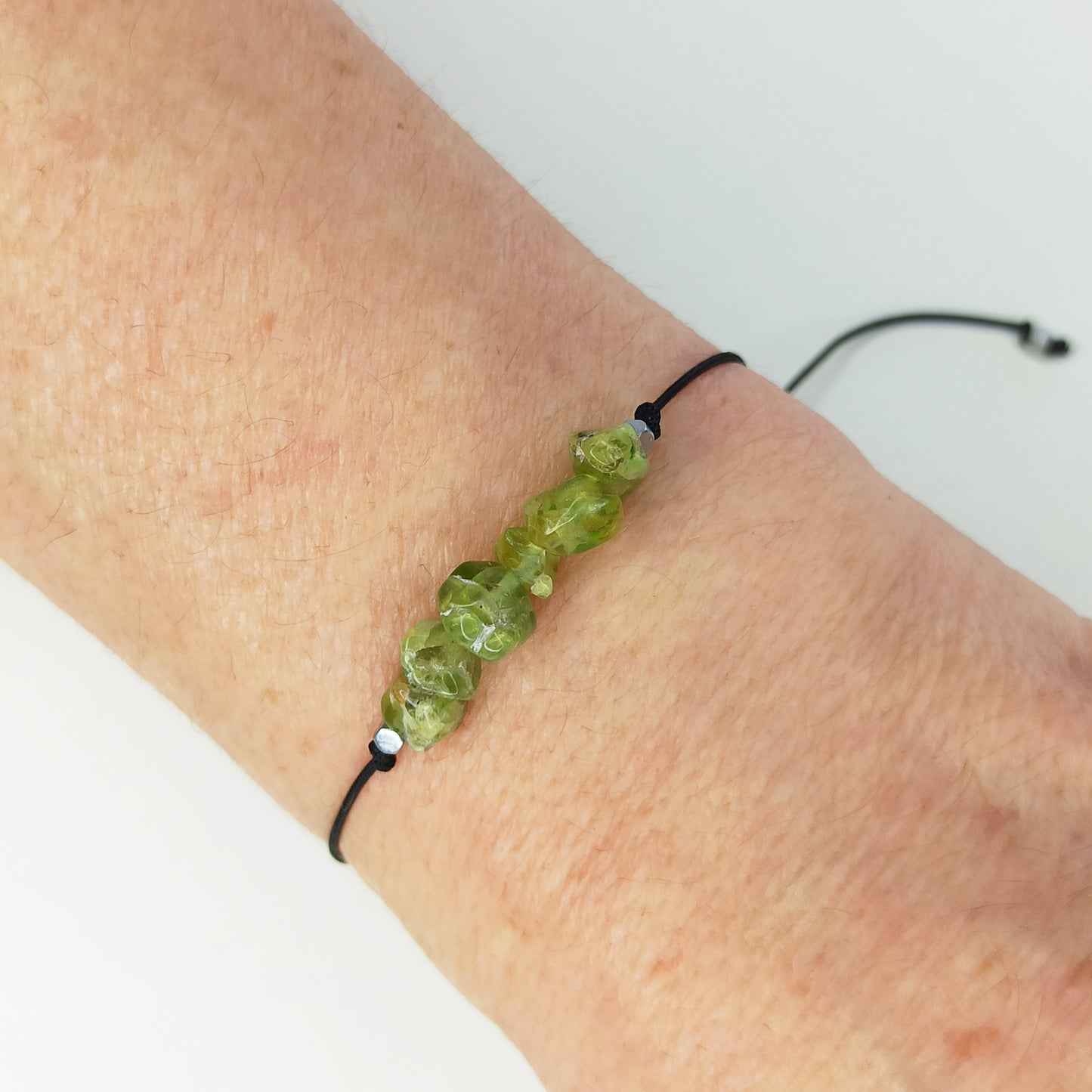 Pulsera con piedras de nacimiento mes de Agosto - NellayComplements #