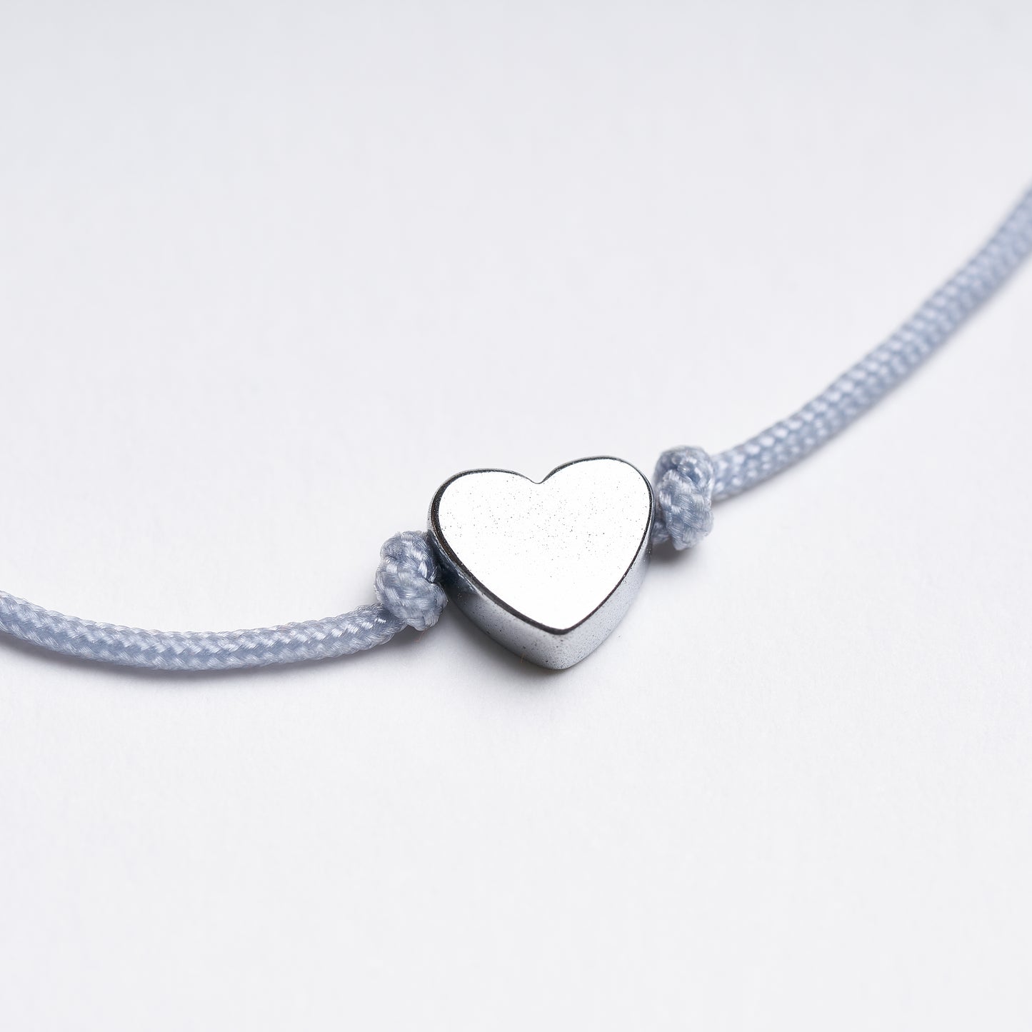 Pulsera con Corazon en solitario de hematita - NellayComplements #