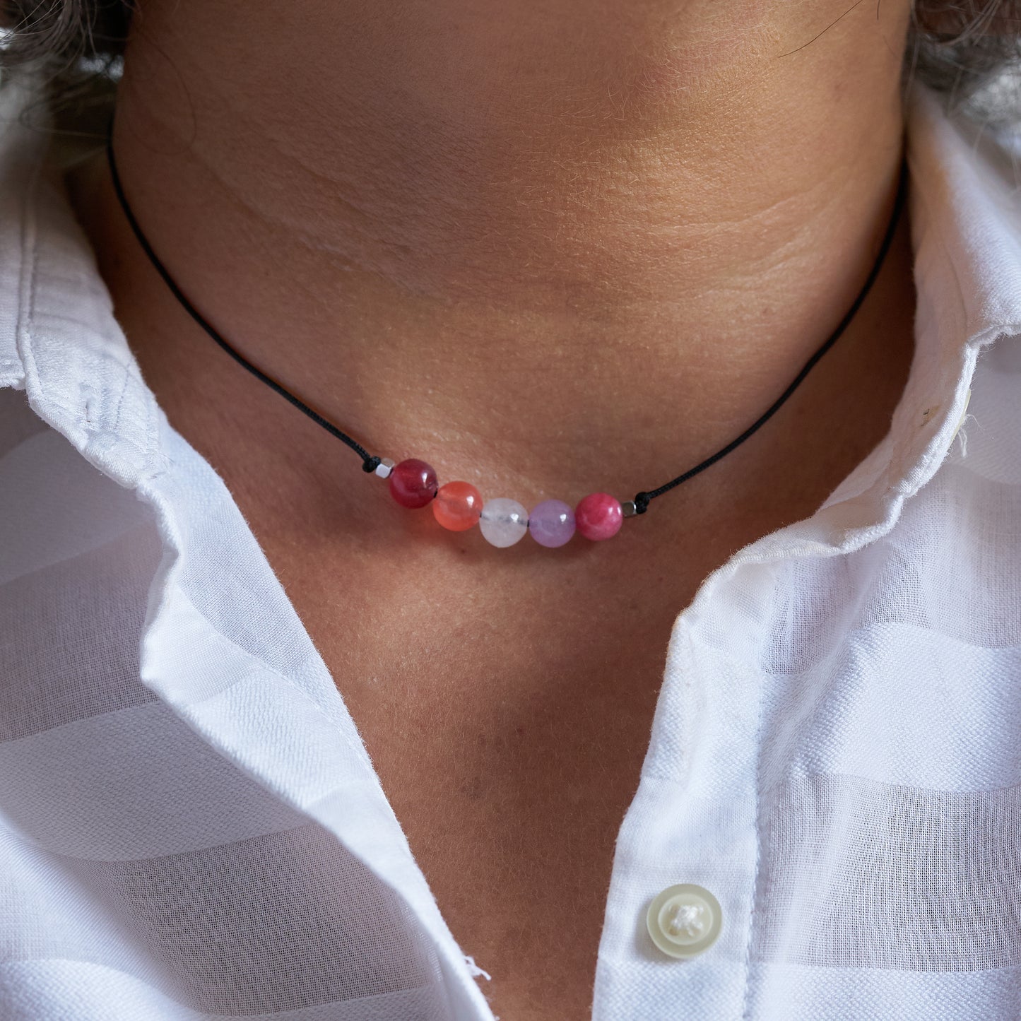 Collar de orgullo Lesbiana con agatas naturales - NellayComplements #