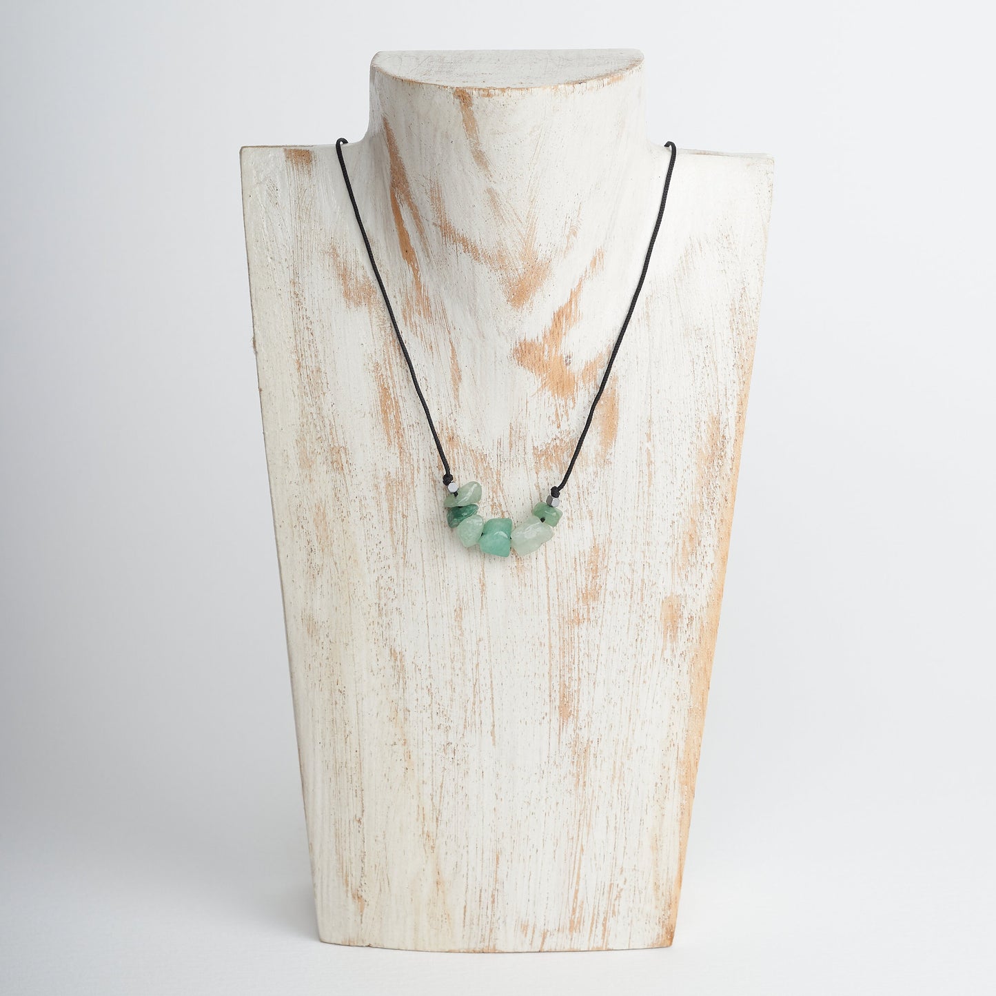 Collar con piedras de nacimiento mes de Mayo. - NellayComplements #