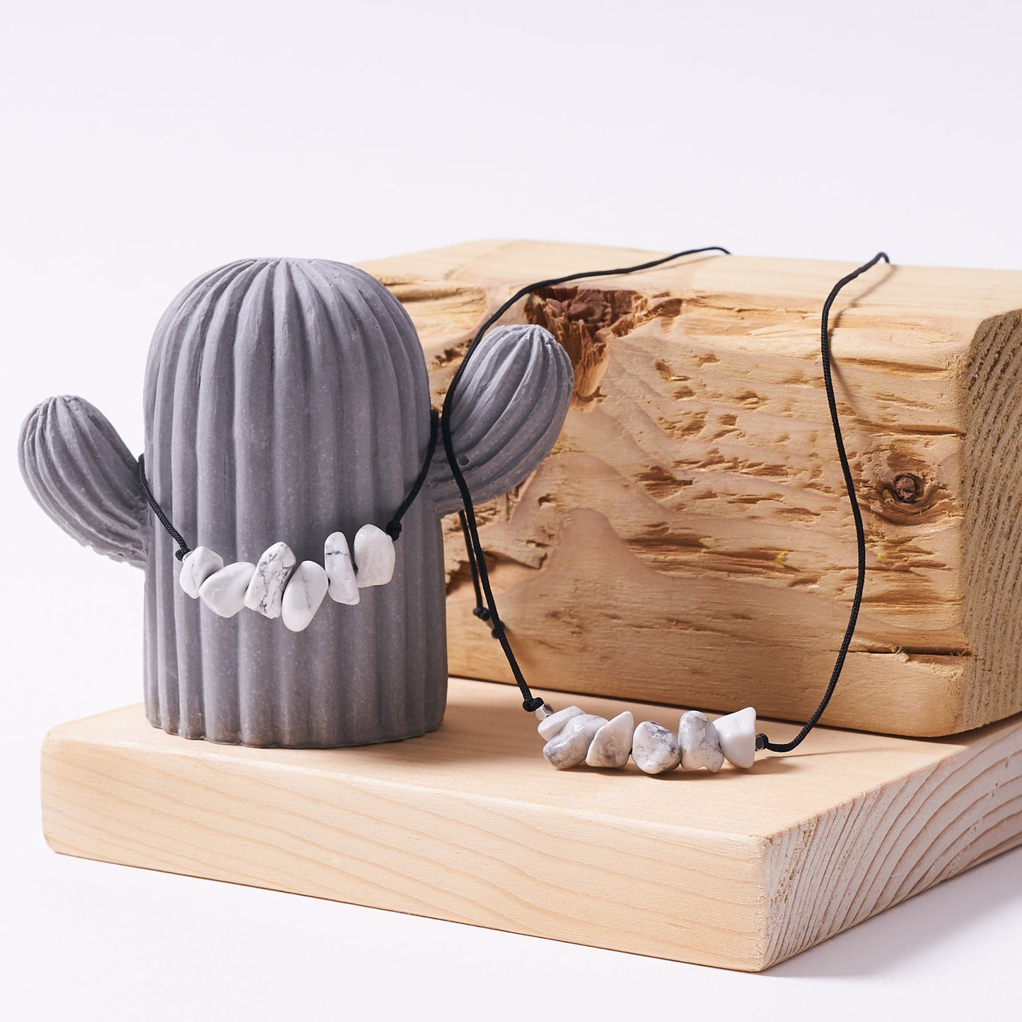 Pulsera con howlita blanca, piedra natural. - NellayComplements #