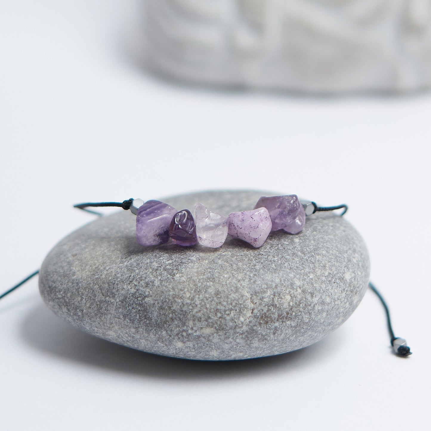 Pulsera con piedras de nacimiento mes de Febrero - NellayComplements #