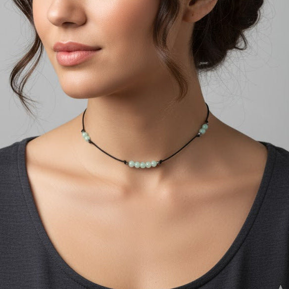 Collar piedra de nacimiento Mayo | Piedra natal de Mayo. Imagen generada por IA