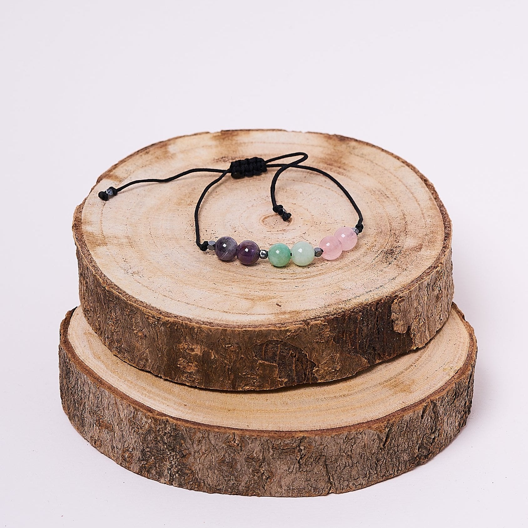 pulsera ajustable con piedras naturales, el regalo perfecto para atraer el amor.