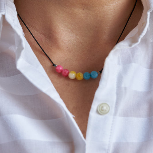 Collar de orgullo Pan sexual con agatas naturales.