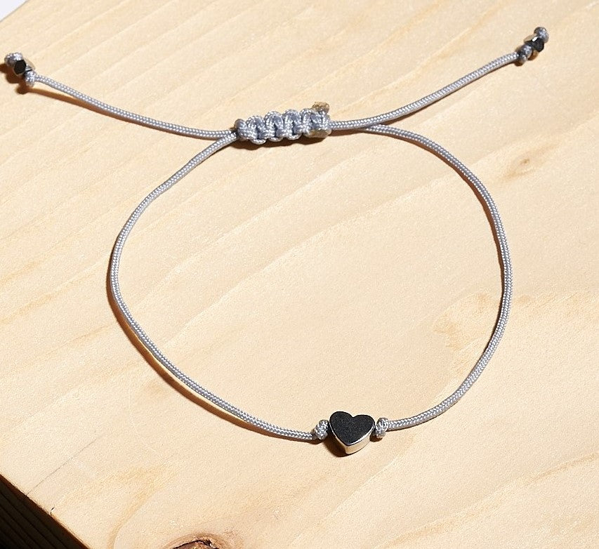 Pulsera con Corazon en solitario de hematita - NellayComplements #