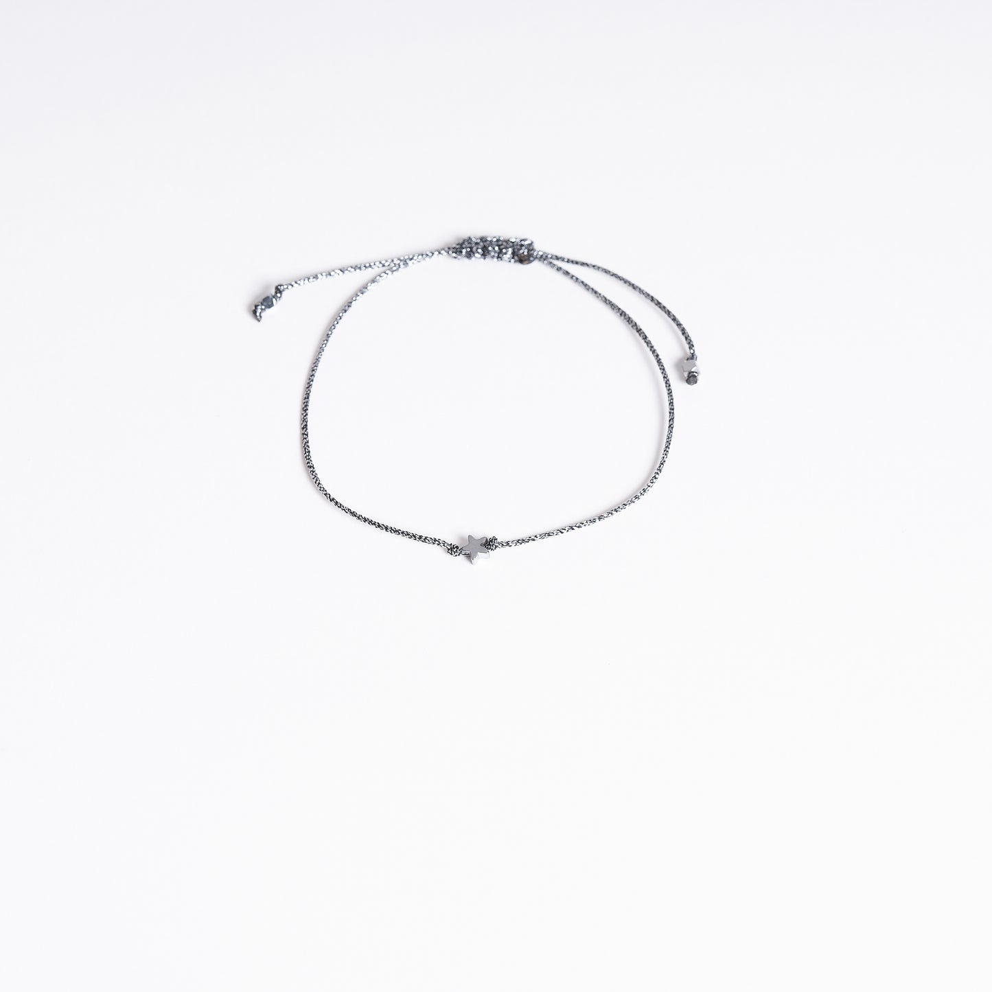 Pulsera con estrella diminuta